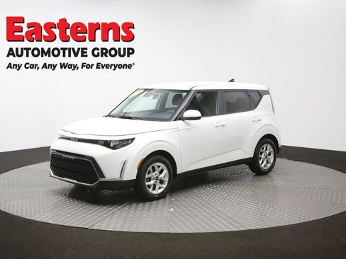Used 2025 Kia Soul LX w/ LX Technology Package FWD image 56