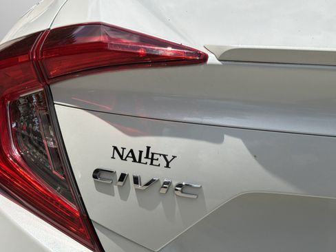 Used 2019 Honda Civic Touring image 27