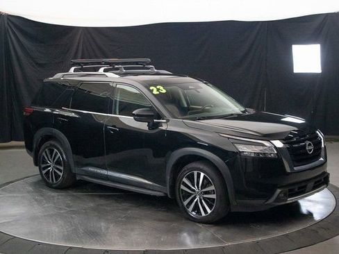 Used 2023 Nissan Pathfinder Platinum w/ Lighting Package (N93) image 2
