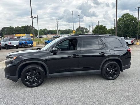 Used 2025 Honda Pilot Black Edition image 5