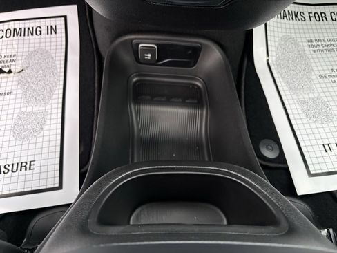 New 2026 Chrysler Pacifica Select image 17