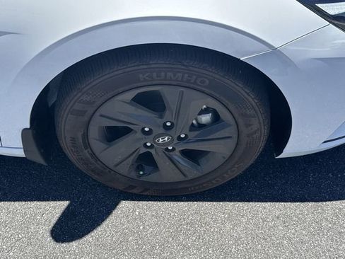 Certified 2023 Hyundai Elantra SEL FWD image 12