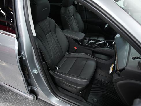 New 2026 Buick Envision Avenir image 16