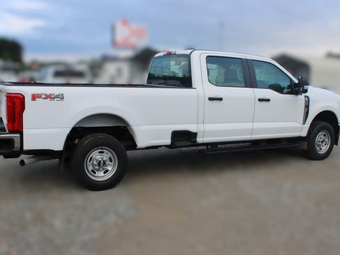 Used 2024 Ford F250 XL w/ XL Chrome Package AWD/4WD image 4