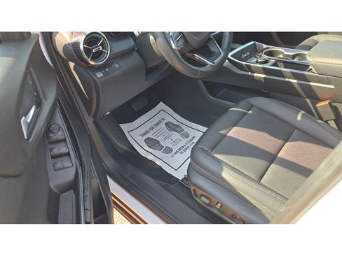 Used 2026 Chevrolet Equinox LT w/ Convenience Package II FWD image 20