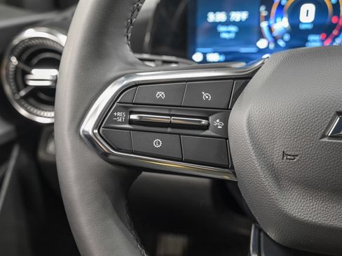 Used 2025 Chevrolet Equinox LT w/ Convenience Package II FWD image 19