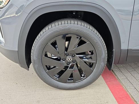 New 2026 Volkswagen Atlas SE image 5