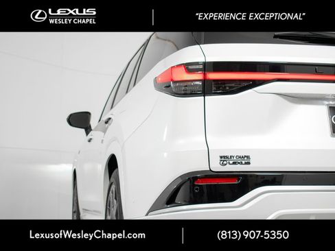 New 2026 Lexus TX 500h AWD image 4