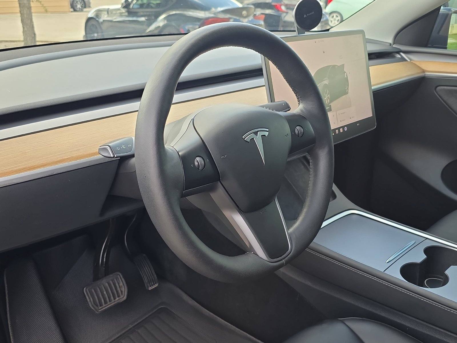 Used 2024 Tesla Model Y Long Range AWD/4WD image 13