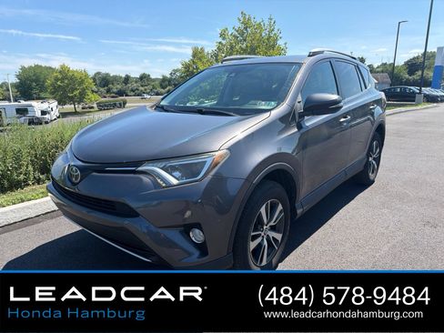 Used 2017 Toyota RAV4 XLE AWD/4WD image 1
