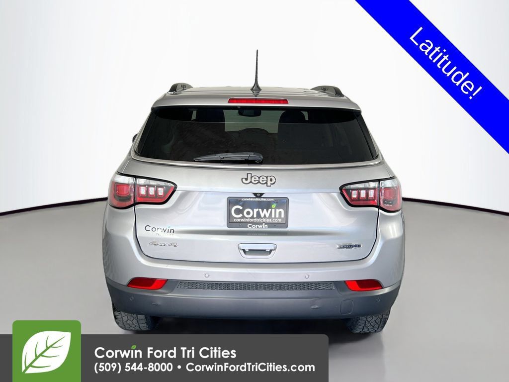 Used 2020 Jeep Compass Latitude w/ Popular Equipment Group AWD/4WD image 14