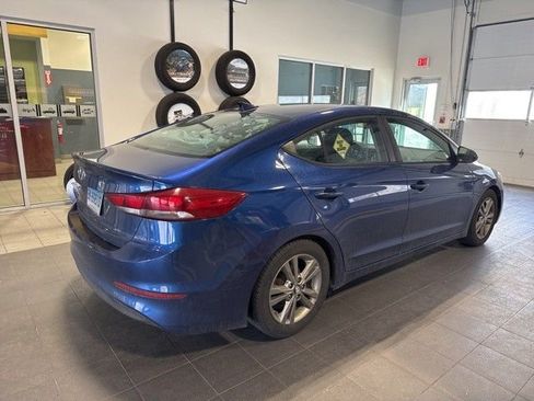Used 2017 Hyundai Elantra SE image 5