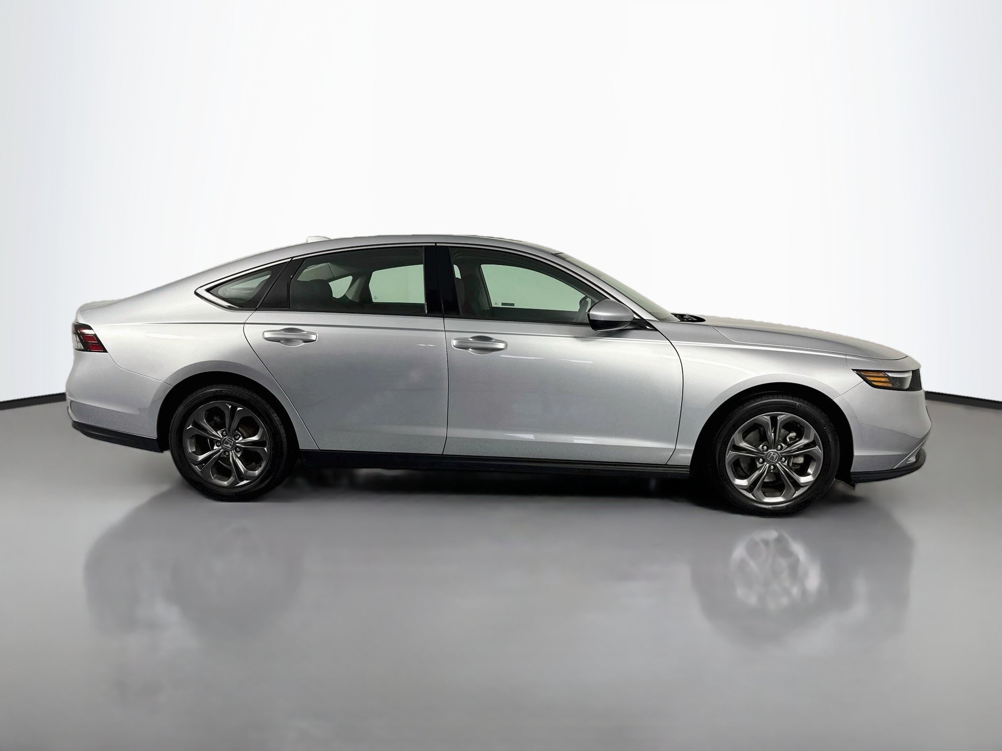 Certified 2024 Honda Accord EX image 4