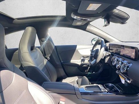 Used 2025 Mercedes-Benz CLA 250 image 24