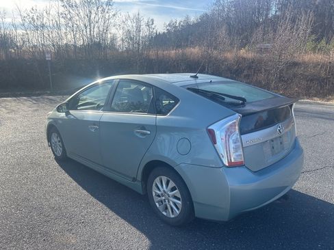 Used 2012 Toyota Prius Plug-In Hybrid image 3