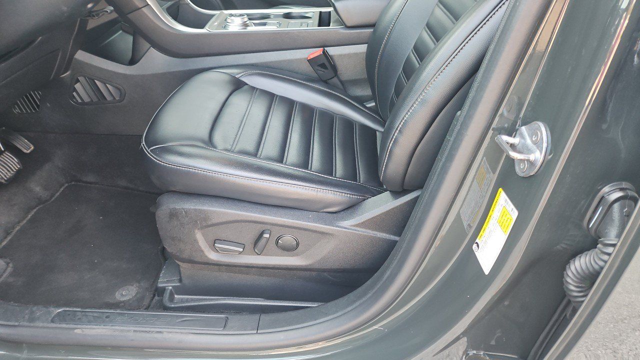 Used 2024 Ford Edge SEL AWD/4WD image 11