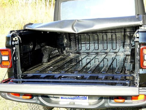 Used 2022 Jeep Gladiator Rubicon w/ Safety Group image 39