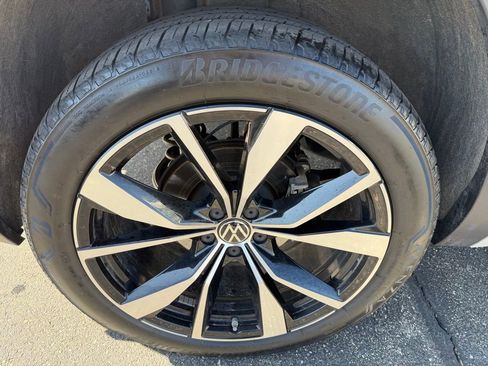 Used 2025 Volkswagen Atlas Cross Sport SEL Premium R-Line image 27