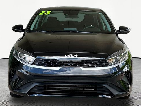 Used 2023 Kia Forte LXS w/ LXS Technology Package FWD image 2