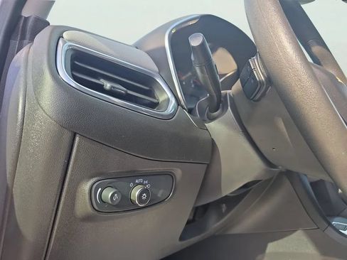 Used 2020 Chevrolet Equinox LS AWD/4WD image 23