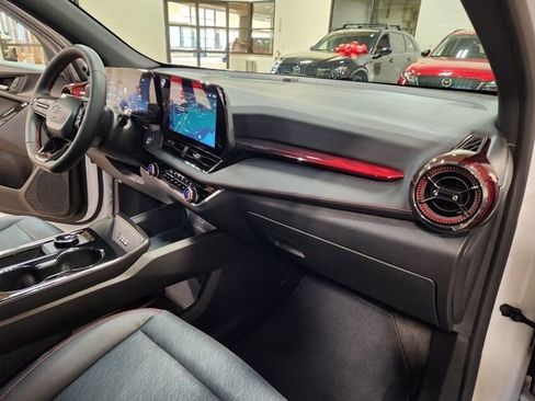 Certified 2025 Chevrolet Equinox RS AWD/4WD image 33