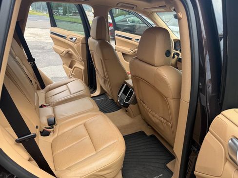 Used 2014 Porsche Cayenne image 12