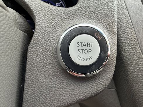 Used 2011 INFINITI G37 x w/ Premium Pkg image 30