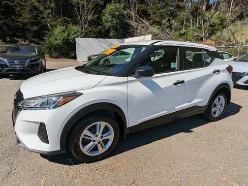 Used 2025 Nissan Kicks Play S image 7