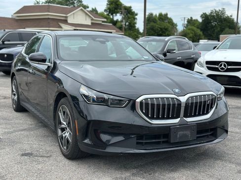 Used 2024 BMW i5 eDrive40i image 4