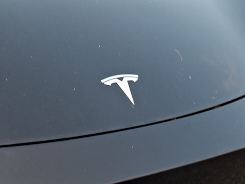 Used 2022 Tesla Model Y Long Range AWD/4WD image 8