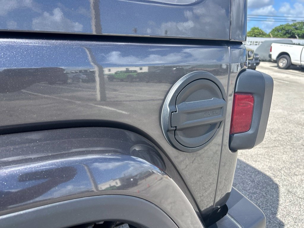Used 2021 Jeep Wrangler Unlimited Sahara AWD/4WD image 23