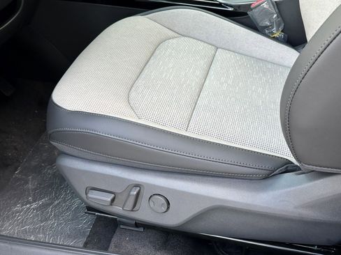 New 2025 Kia Niro SX image 19