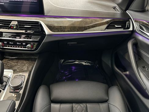 Certified 2023 BMW 530i w/ Convenience Package image 29