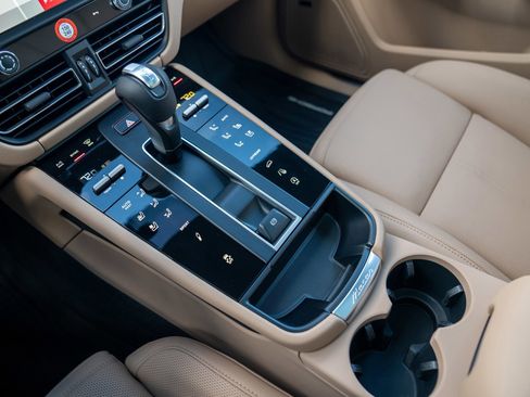 New 2026 Porsche Macan S image 22