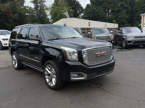 Used 2017 GMC Yukon Denali w/ Open Road Package AWD/4WD image 6