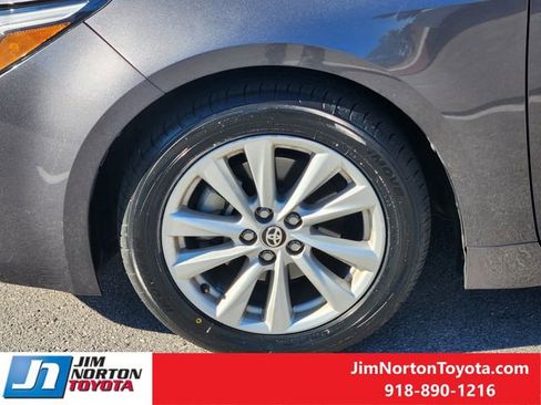 Used 2023 Toyota Corolla SE image 13