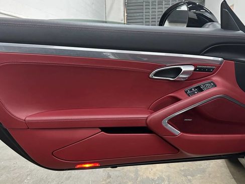 Used 2018 Porsche 911 Carrera image 32