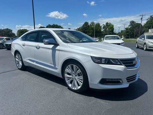 Used 2017 Chevrolet Impala Premier w/ Enhanced Convenience Package FWD image 3