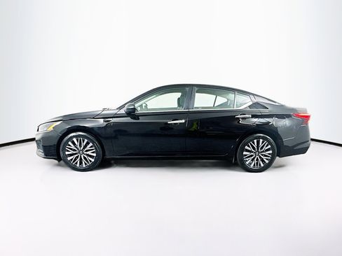 Used 2025 Nissan Altima 2.5 SV image 4