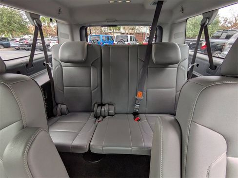 Used 2017 Chevrolet Suburban LT image 15