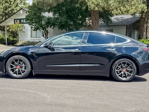 Used 2019 Tesla Model 3 Standard Range RWD image 8