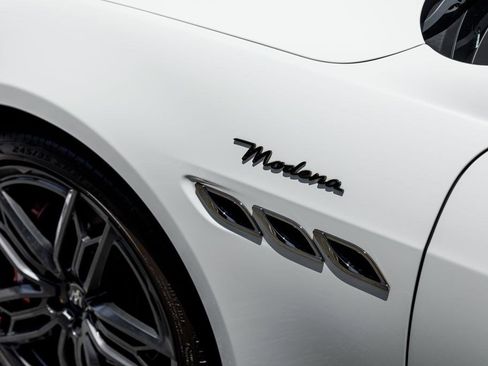 Used 2022 Maserati Quattroporte Modena RWD image 41