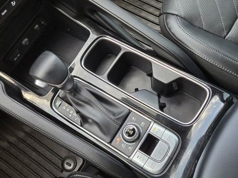 Used 2024 Kia Telluride SX Prestige X-Line AWD/4WD image 19