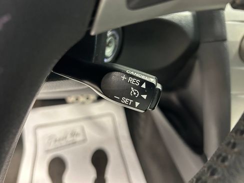 Used 2011 Toyota Camry SE w/ Fleet Convenience Pkg FWD image 12