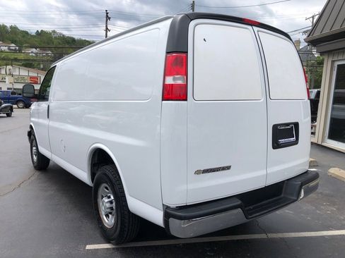 Used 2021 Chevrolet Express 2500 w/ Driver Convenience Package RWD image 3
