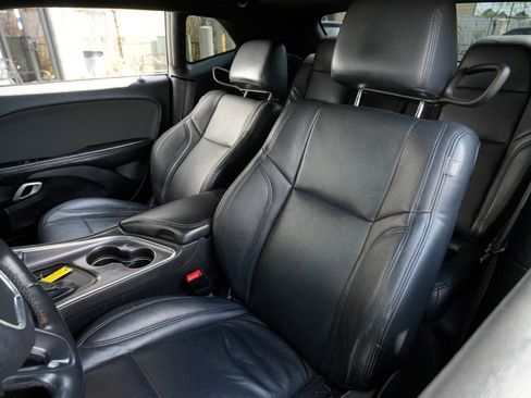 Used 2015 Dodge Challenger SXT image 16