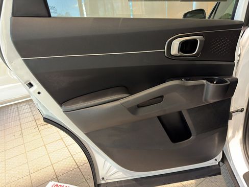 Used 2025 Kia Sorento S w/ Panoramic Sunroof Package FWD image 19