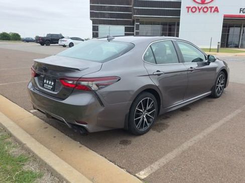 Used 2024 Toyota Camry SE w/ Convenience Package FWD image 6