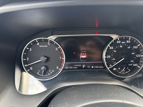 Used 2024 Nissan Rogue SV image 11