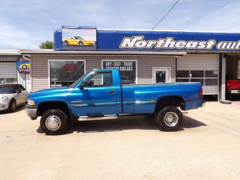 Used 1999 Dodge Ram 3500 Truck SLT image 1